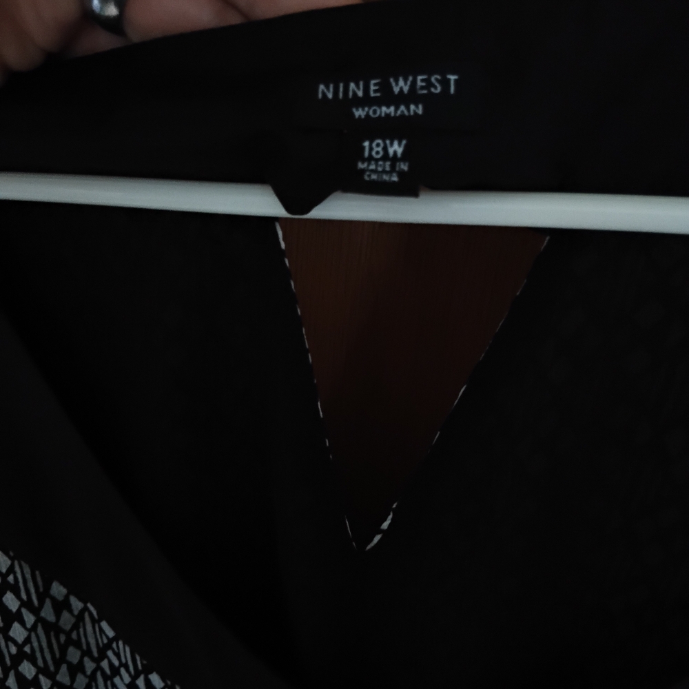 Nine West Black and White Patterned Top - Picture 5 of 5